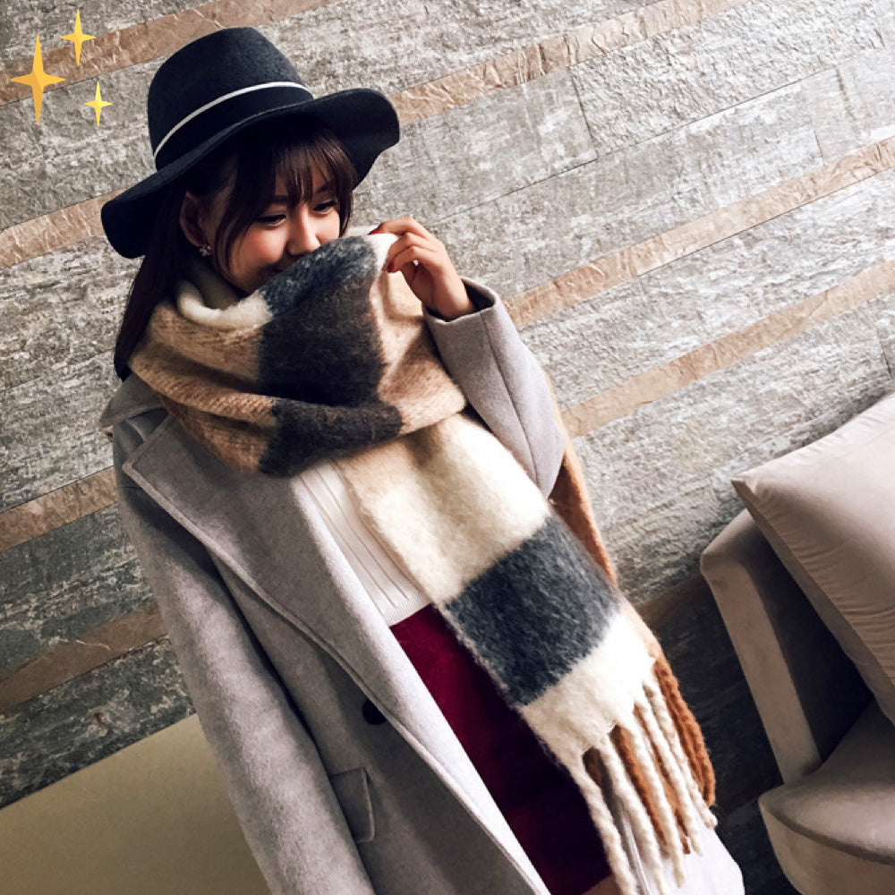 Women's Checked Fringe Scarf | Ideal for the Cold Season